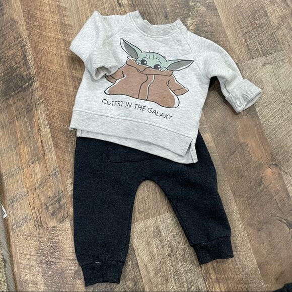 Star Wars Two Piece Baby Yoda Sweat Set - Picture 1 of 12